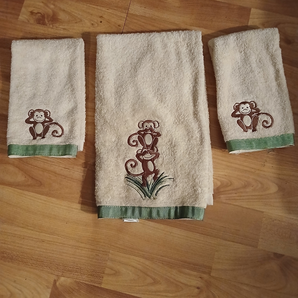 3 towel set Decorative